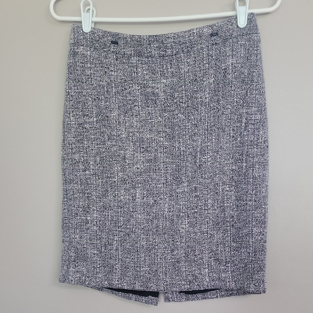 Ann Taylor Black and White Pencil Skirt Midi Size 4P NWT